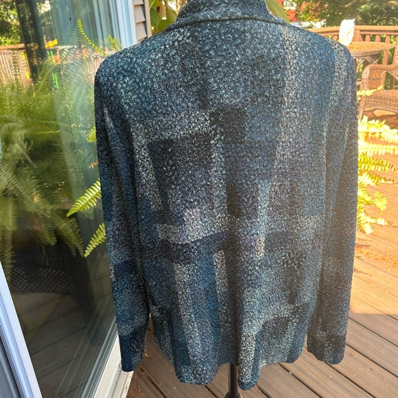 💙 Textured Mandarin Collar Zip Jacket 💙 - Picture 3 of 12